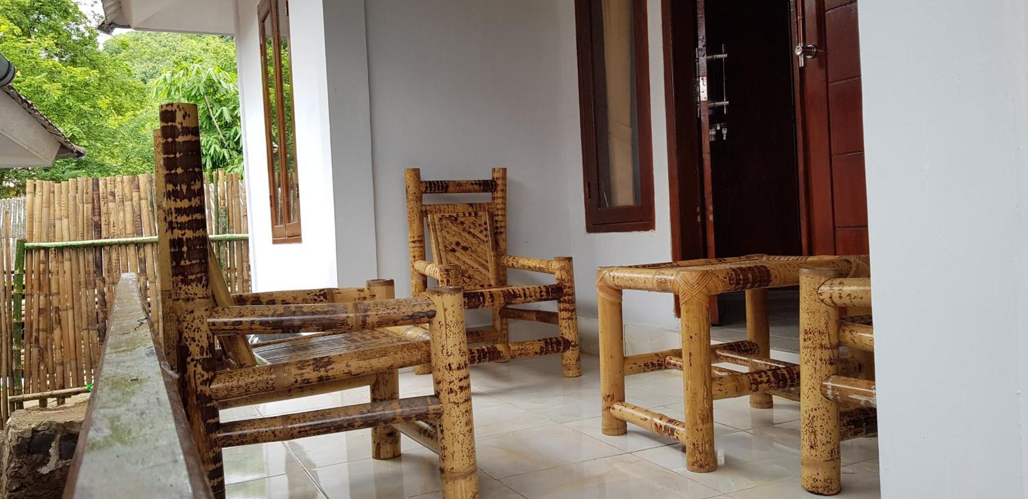 Putri Nyale Bungalow Kuta  Екстер'єр фото